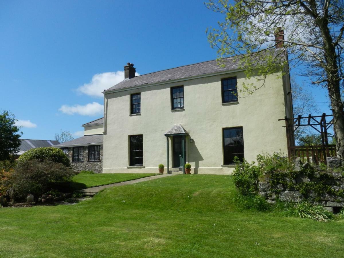 Cilwen Country House Bed And Breakfast Abernant ภายนอก รูปภาพ